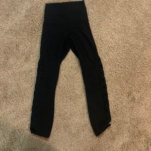 Lululemon size 4 cropped leggings